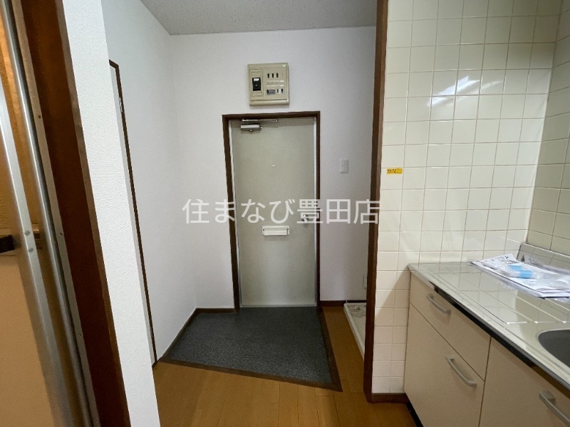 玄関　同型別部屋写真
