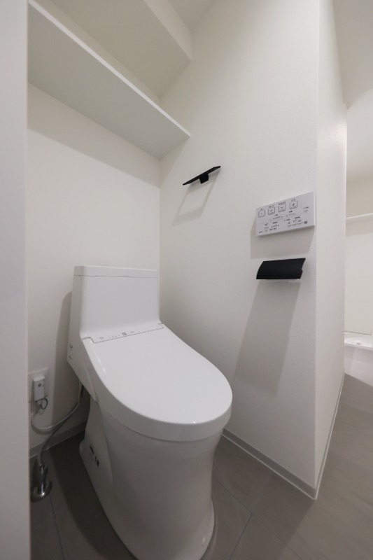 トイレ　温水洗浄便座付トイレ