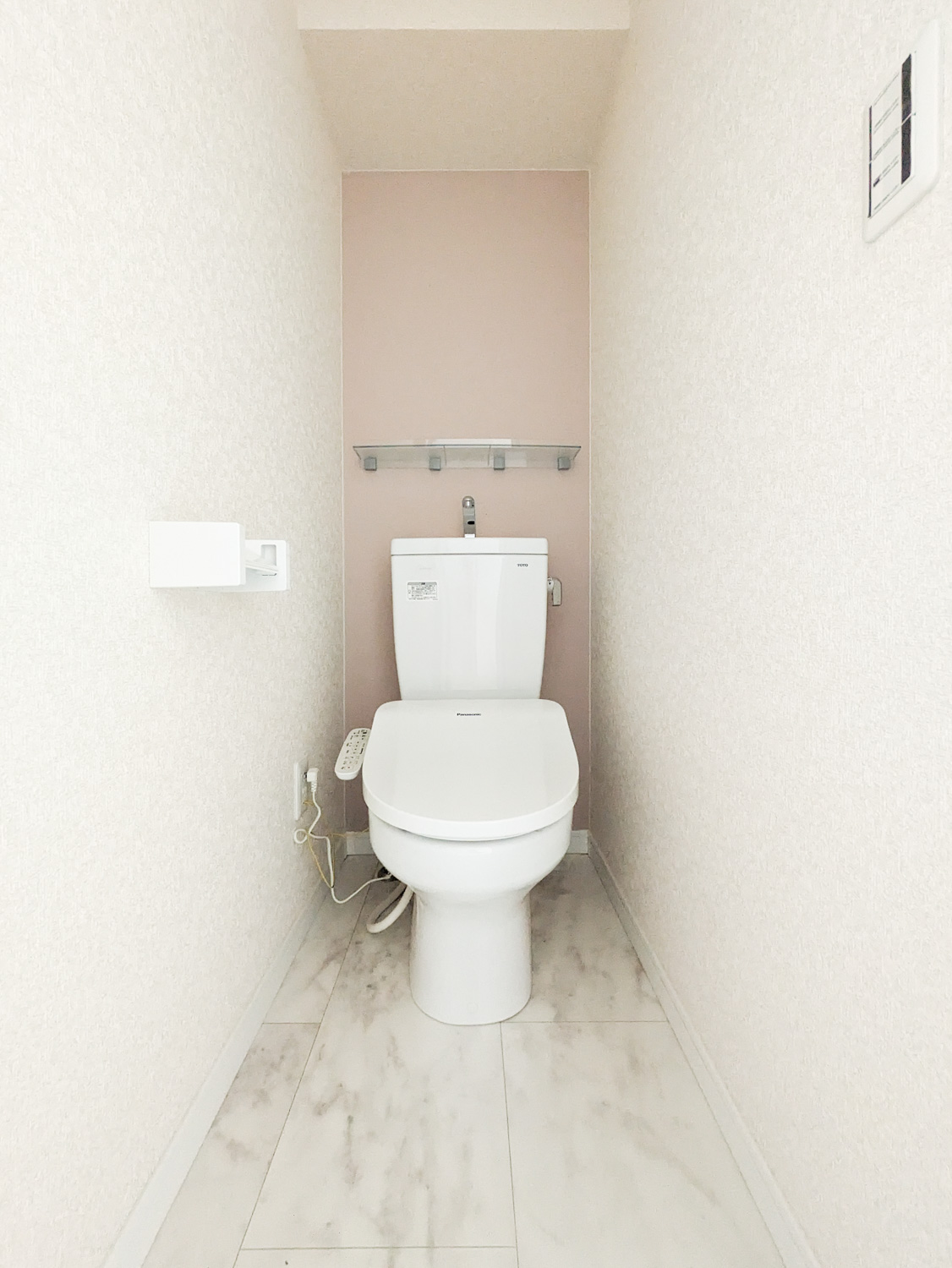 トイレ　間取り反転タイプ203号室の写真引用