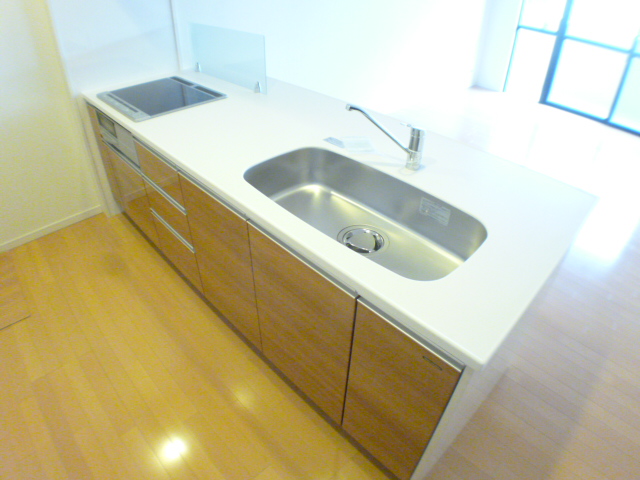 キッチン　オシャレな大型の対面キッチン