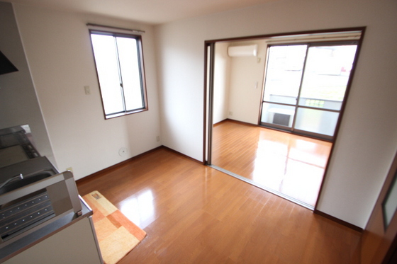 居室・リビング　※別部屋の写真です