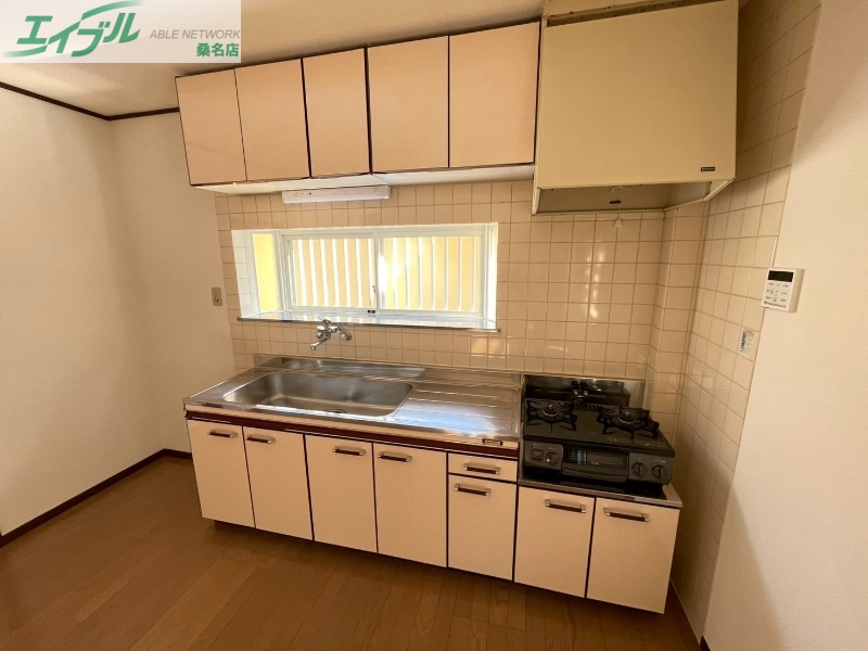 キッチン　別部屋参考写真です