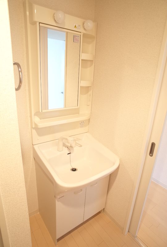洗面設備　※写真は別のお部屋のものになります