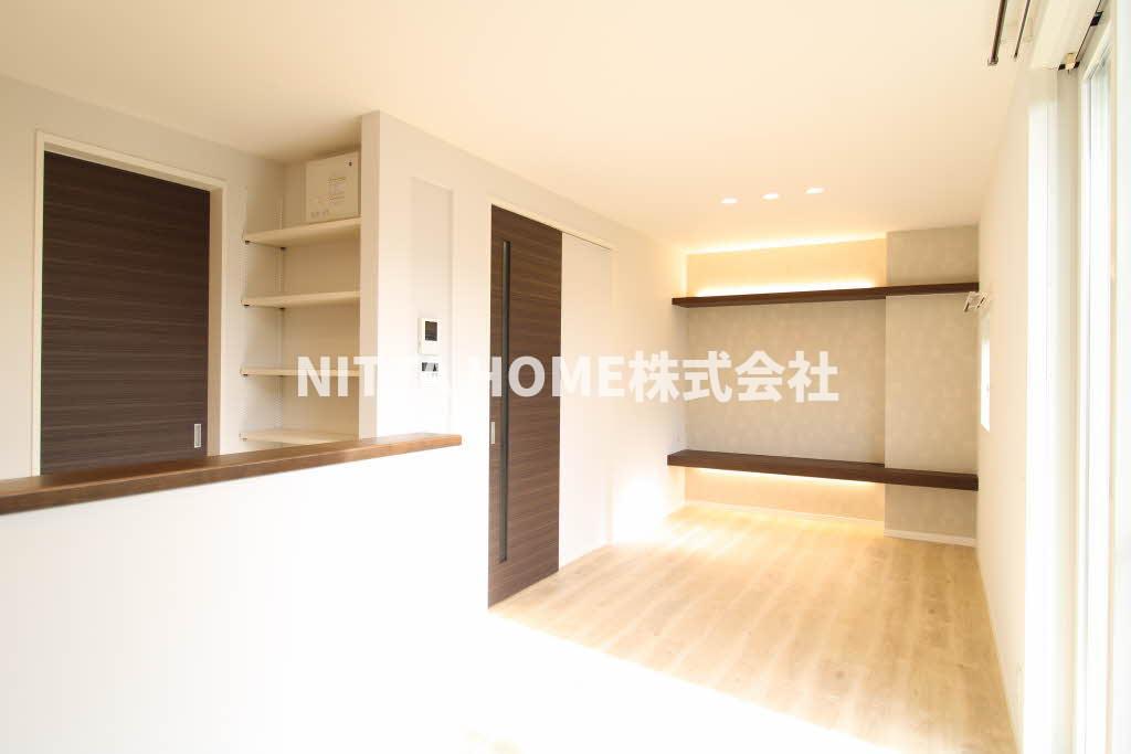 居室・リビング　リビングは１２．８帖です☆彡