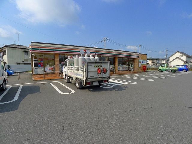 コンビニ　セブンイレブン大泉中央店（コンビニ）まで550m