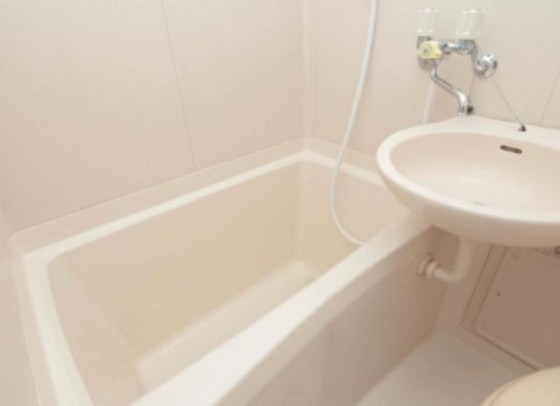 バス・シャワールーム　他部屋の写真です