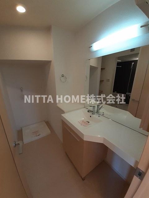 洗面設備　広々おしゃれな洗面台です★