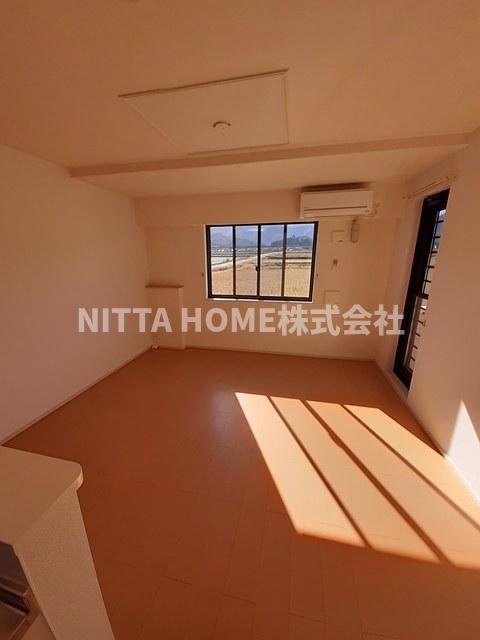 居室・リビング　広々11.6帖のリビングルームです☆彡