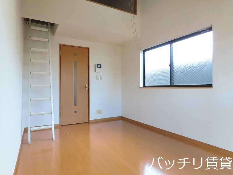 居室・リビング　同型タイプの為、現状を優先致します。