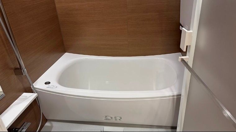 バス・シャワールーム　コンパクトで使いやすいお風呂です