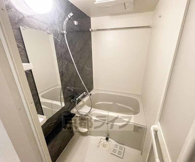 建物外観　・建築中