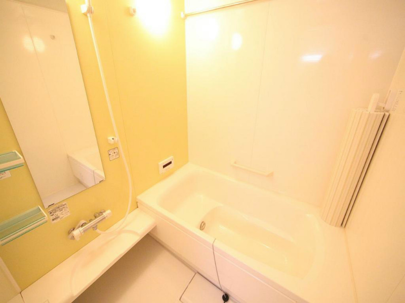 バス・シャワールーム　浴室暖房乾燥機付　追い焚き・オートバス機能付お風呂