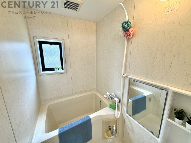 バス・シャワールーム　シンプルで清潔感のある浴室です♪