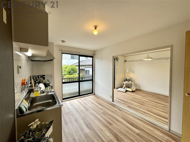 居室・リビング　南向きのお部屋です♪