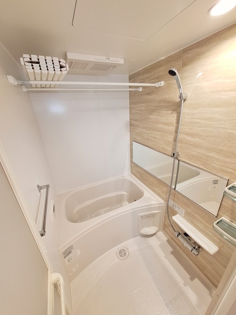 バス・シャワールーム　追い焚き・浴室乾燥機付き