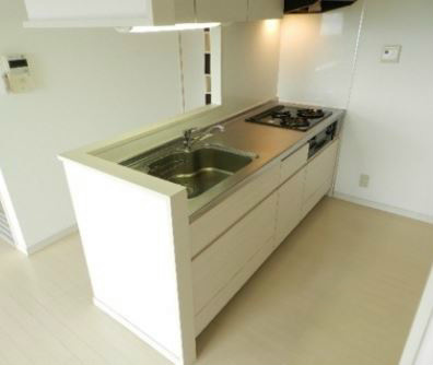 キッチン　3口コンロのカウンターキッチンです♪