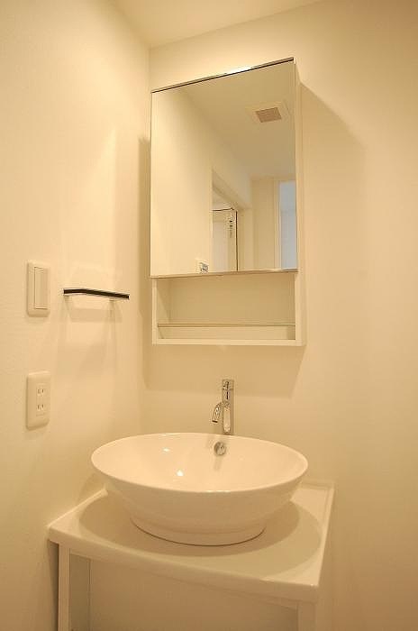 洗面設備　使いやすい洗面所です