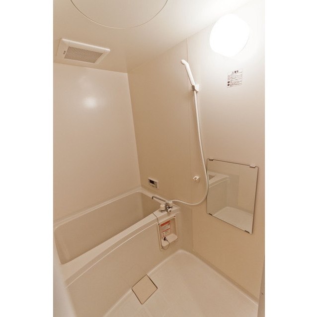 バス・シャワールーム　追い焚き機能付き☆