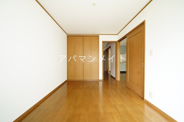 その他部屋・スペース　広くて明るい寝室