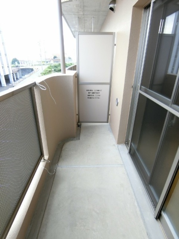 バルコニー　図面と現状に相違がある場合には現状を優先