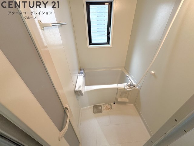 バス・シャワールーム　バストイレセパレートタイプの浴室です！