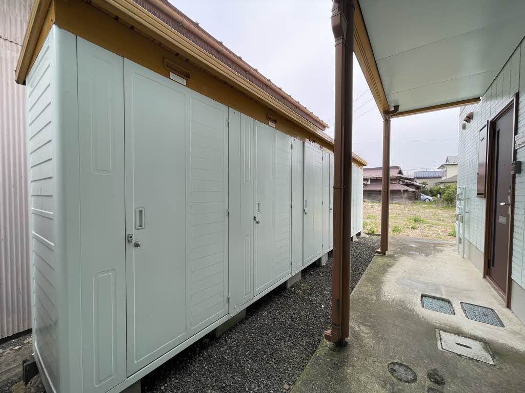 建物外観　ストッカー