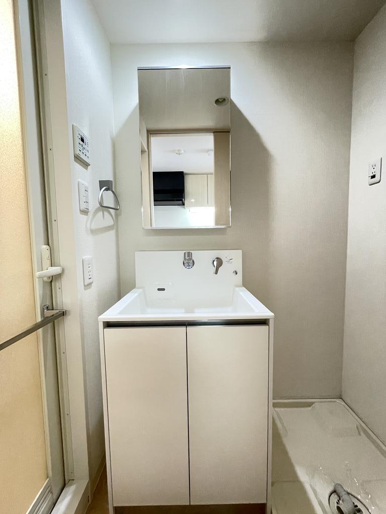 洗面設備　独立洗面化粧台付き