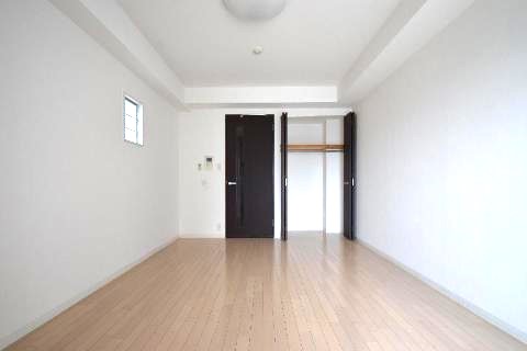 居室・リビング　明るくて広々としたお部屋♪