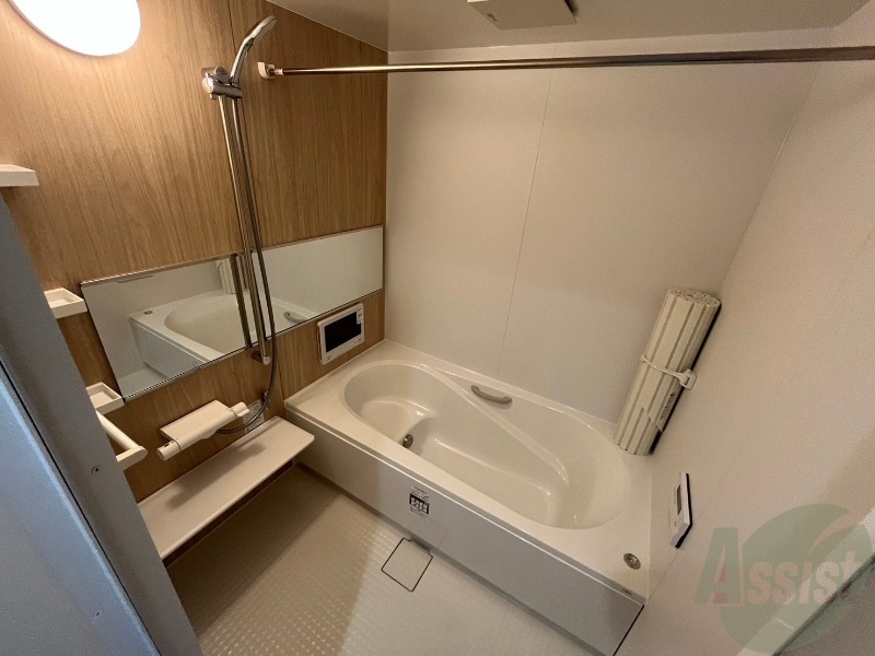 バス・シャワールーム　お風呂になります。一日の疲れを癒してくださいね。