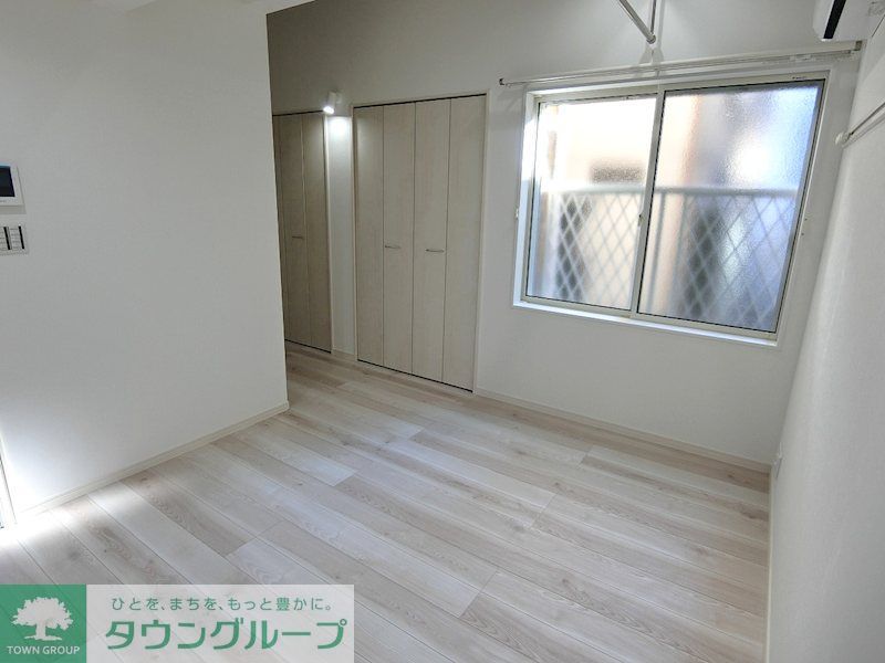 居室・リビング　白が基調のお洒落な室内！