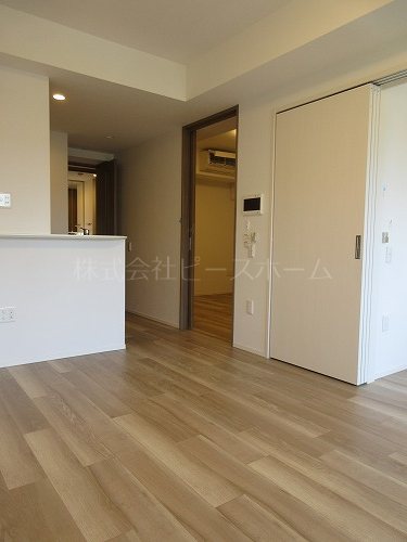 居室・リビング　※別号室参考写真