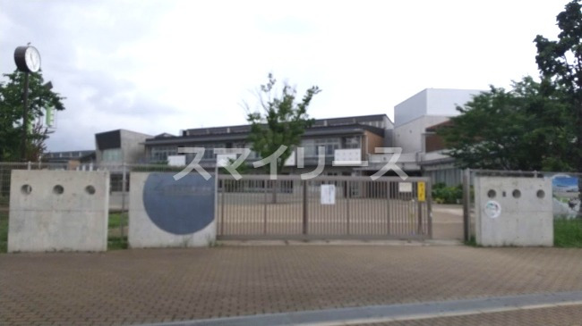 小学校　柏市立柏の葉小学校（小学校）まで807m