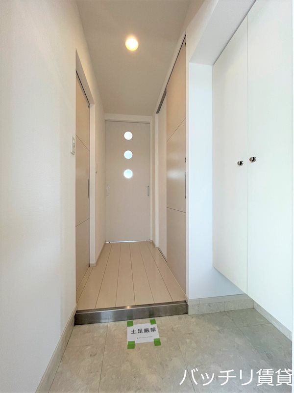 玄関　※同マンション別部屋写真の為、現状優先。