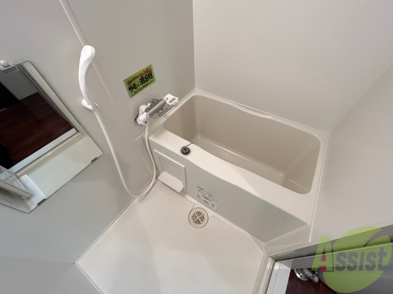 バス・シャワールーム　お風呂になります。一日の疲れを癒してくださいね。