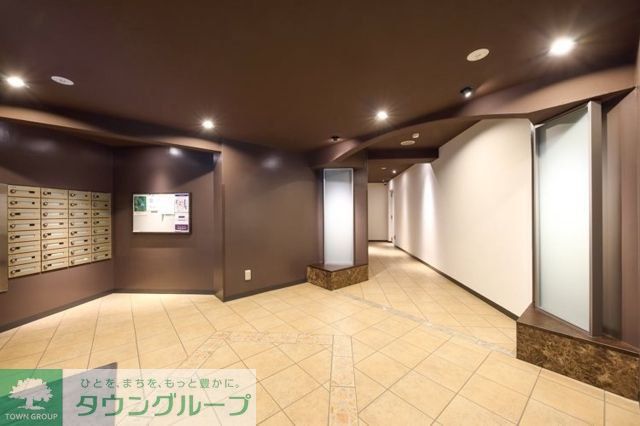 ロビー　落ち着きのあるエントランスホール