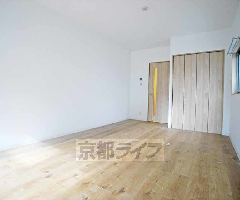 居室・リビング　広々とした室内です。