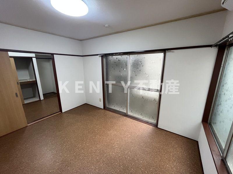 居室・リビング　こちらの居間で趣味の時間をお楽しみください