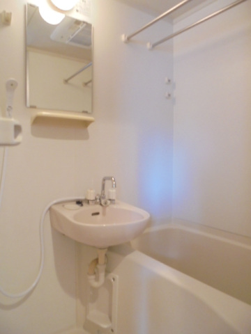 バス・シャワールーム　※同タイプ参考写真