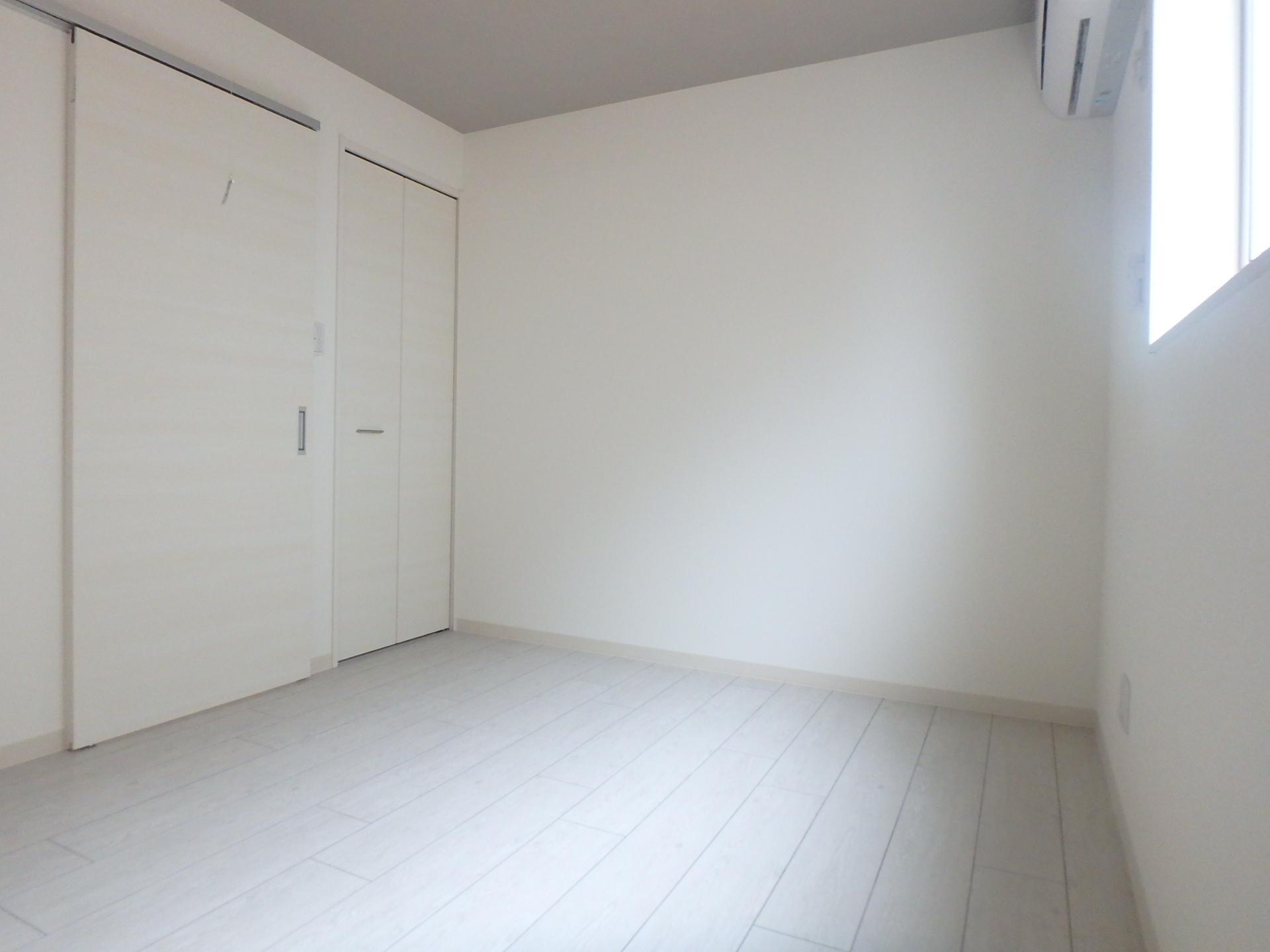 その他部屋・スペース　5.5帖のエアコン付き洋室です