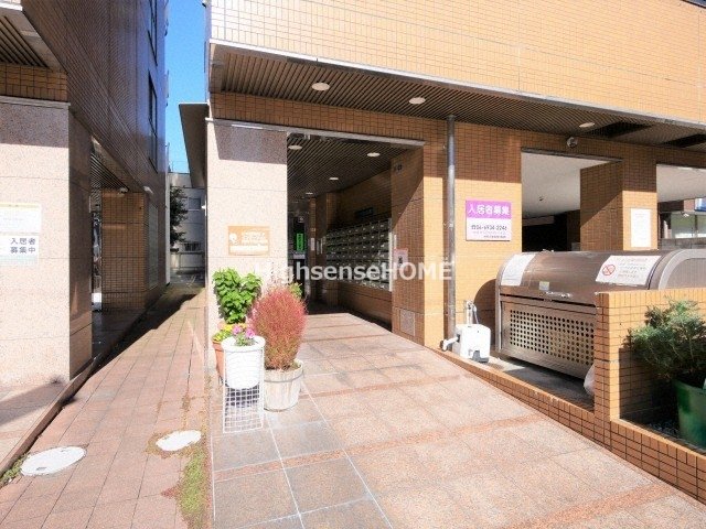 エントランス　建物の内部です