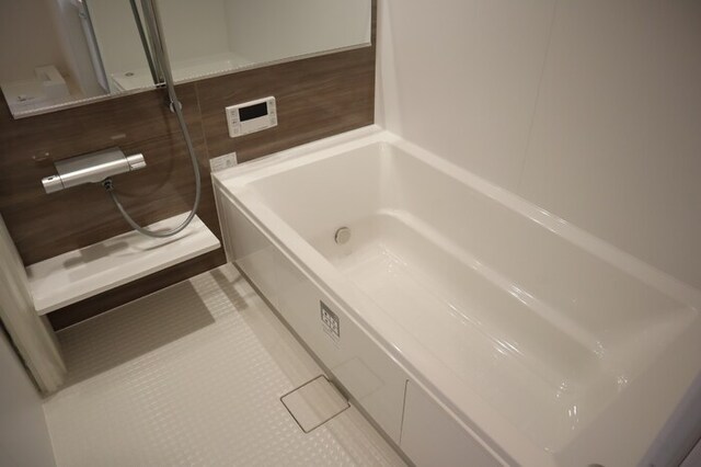 バス・シャワールーム　浴室