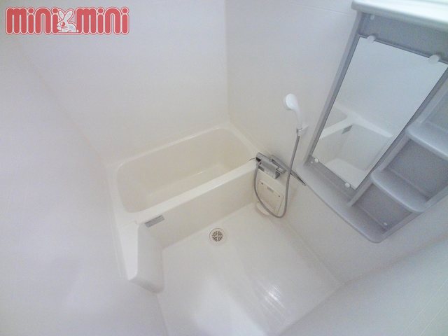 バス・シャワールーム　清潔感のあるバスルーム