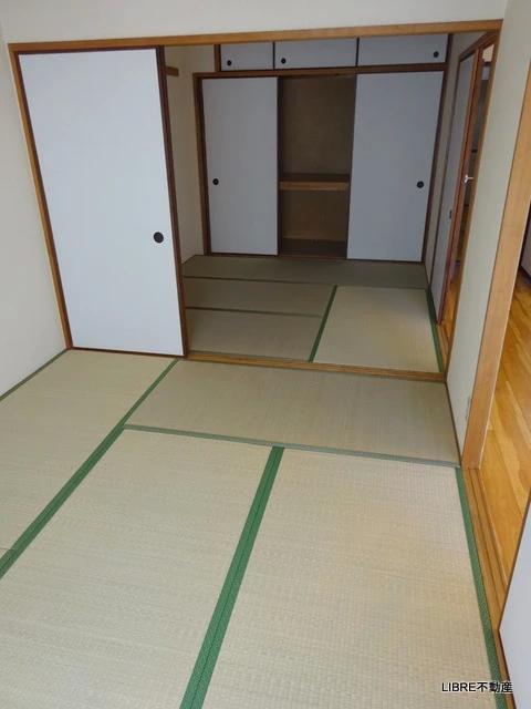 収納　押入付きの和室！