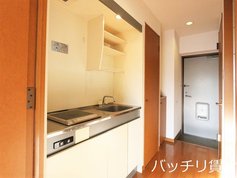 キッチン　別号室タイプの為、現状を優先致します。