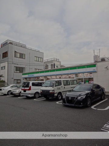 コンビニ　ファミリーマート（コンビニ）まで545m