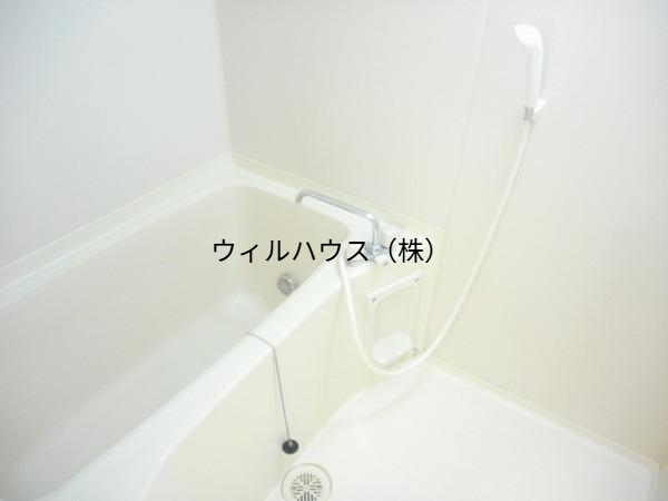 バス・シャワールーム　追い焚き機能付バス！