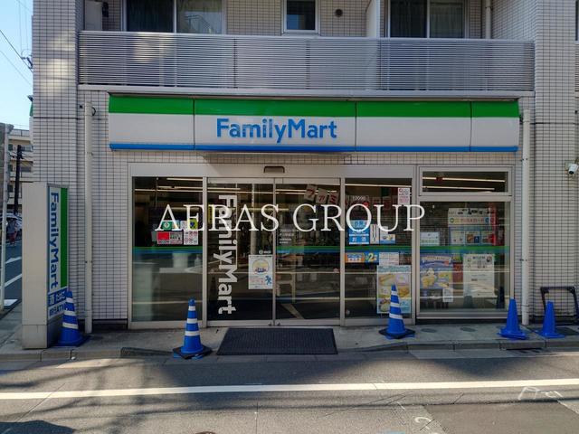 コンビニ　ファミリーマート 千川駅前店（コンビニ）まで110m