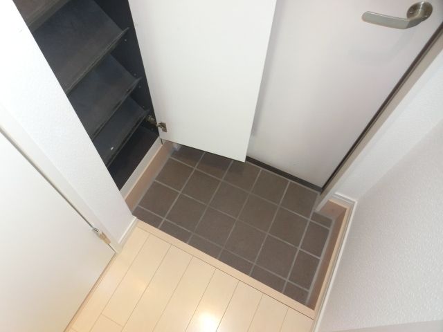 玄関　シューズボックス完備
