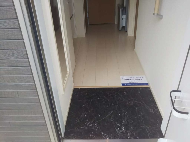 玄関　同物件別号室
