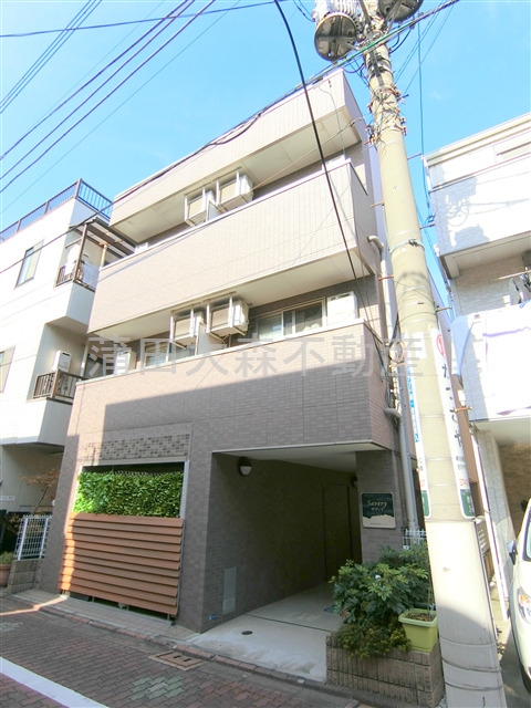 建物外観　2006年1月築　鉄骨造地上3階建て総戸数10戸の人気賃貸物